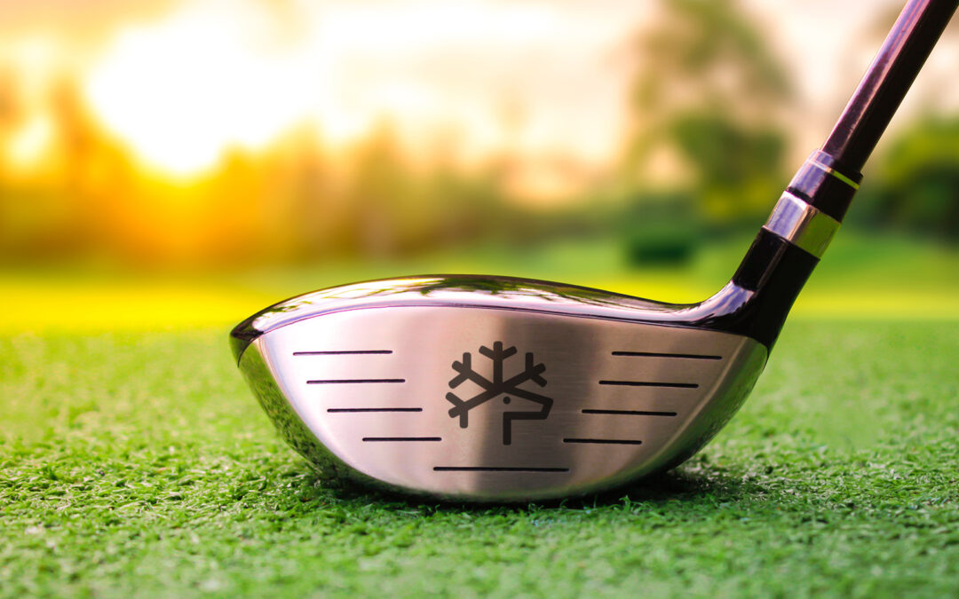 Boka golfpaket med boende, mat och greenfee.
